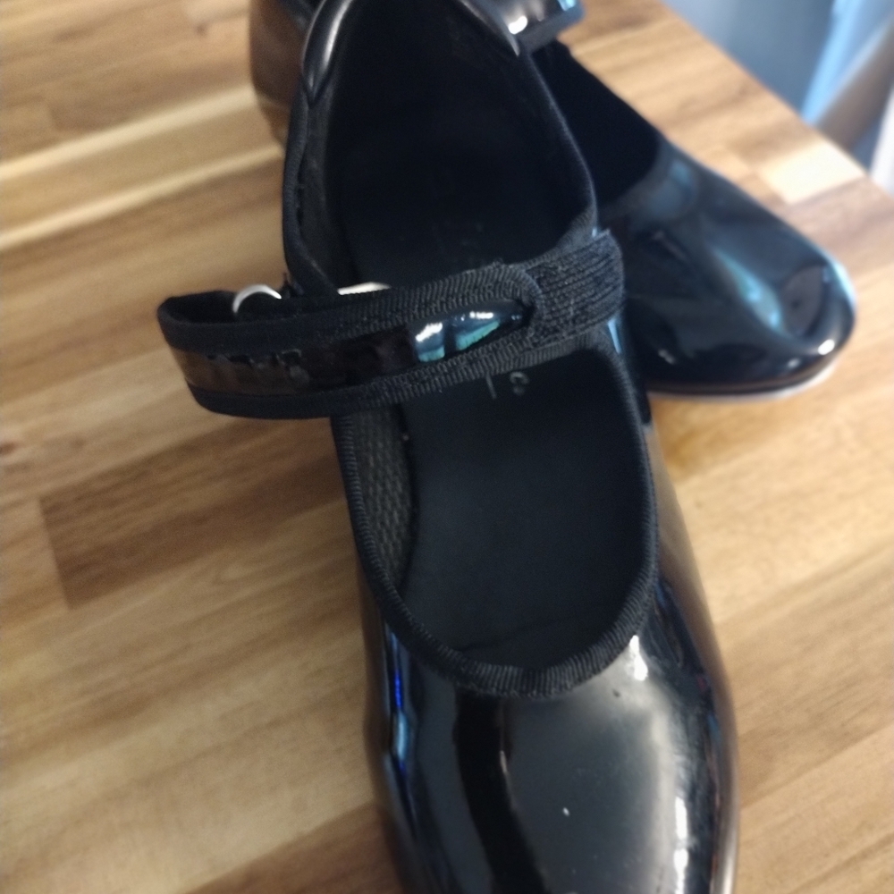 Girls tap shoes